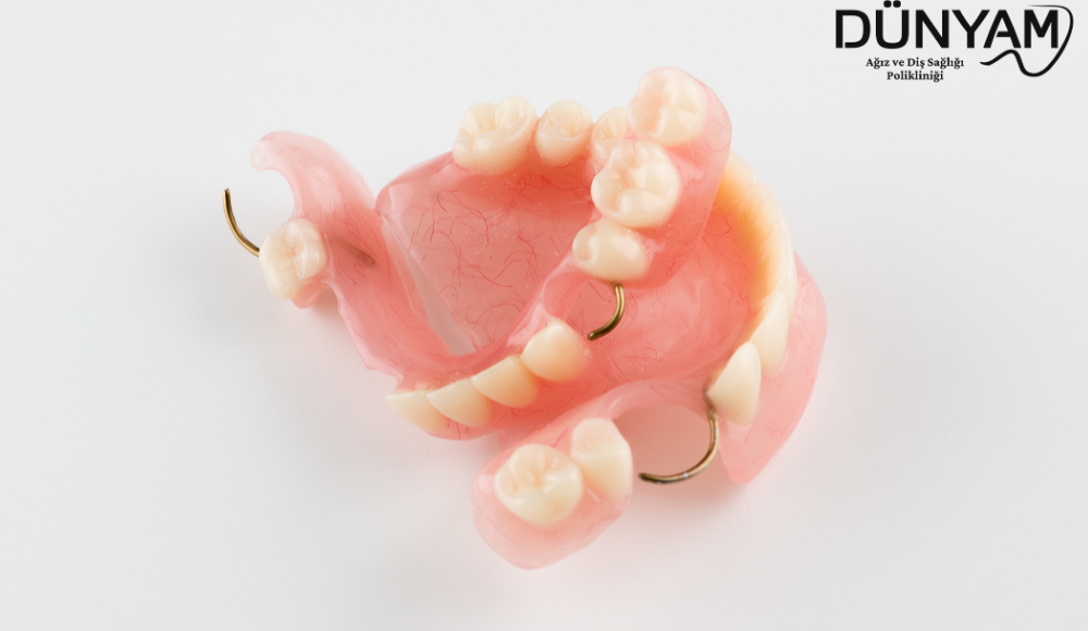 Haraketli Diş Protez Tedavileri